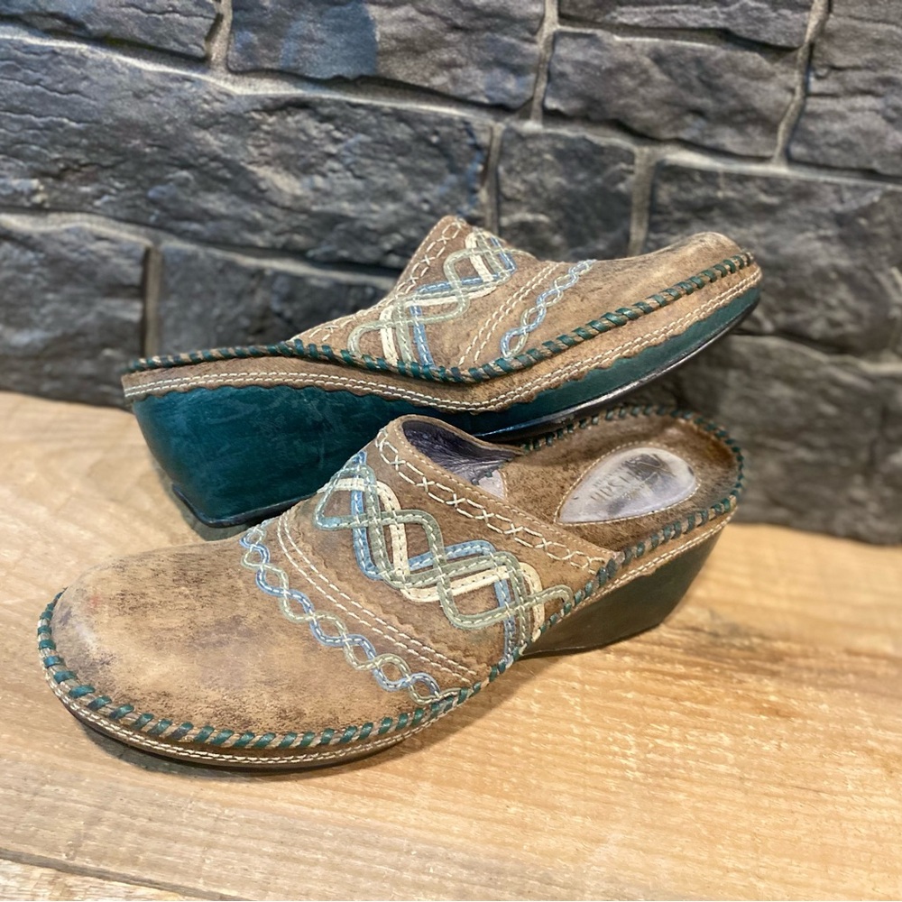 Women’s Clark’s Artisan Teal Clogs